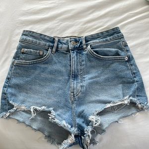 Zara shorts size 36, barely worn